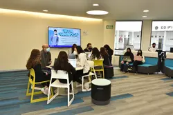 Aprender en todo lugar, Salón inteligente multifuncional